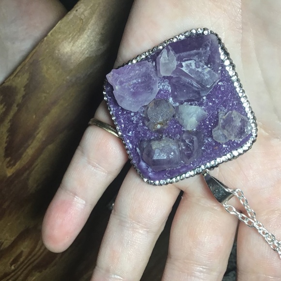 Designmefab handmade chipped amethyst necklace - Picture 9 of 9